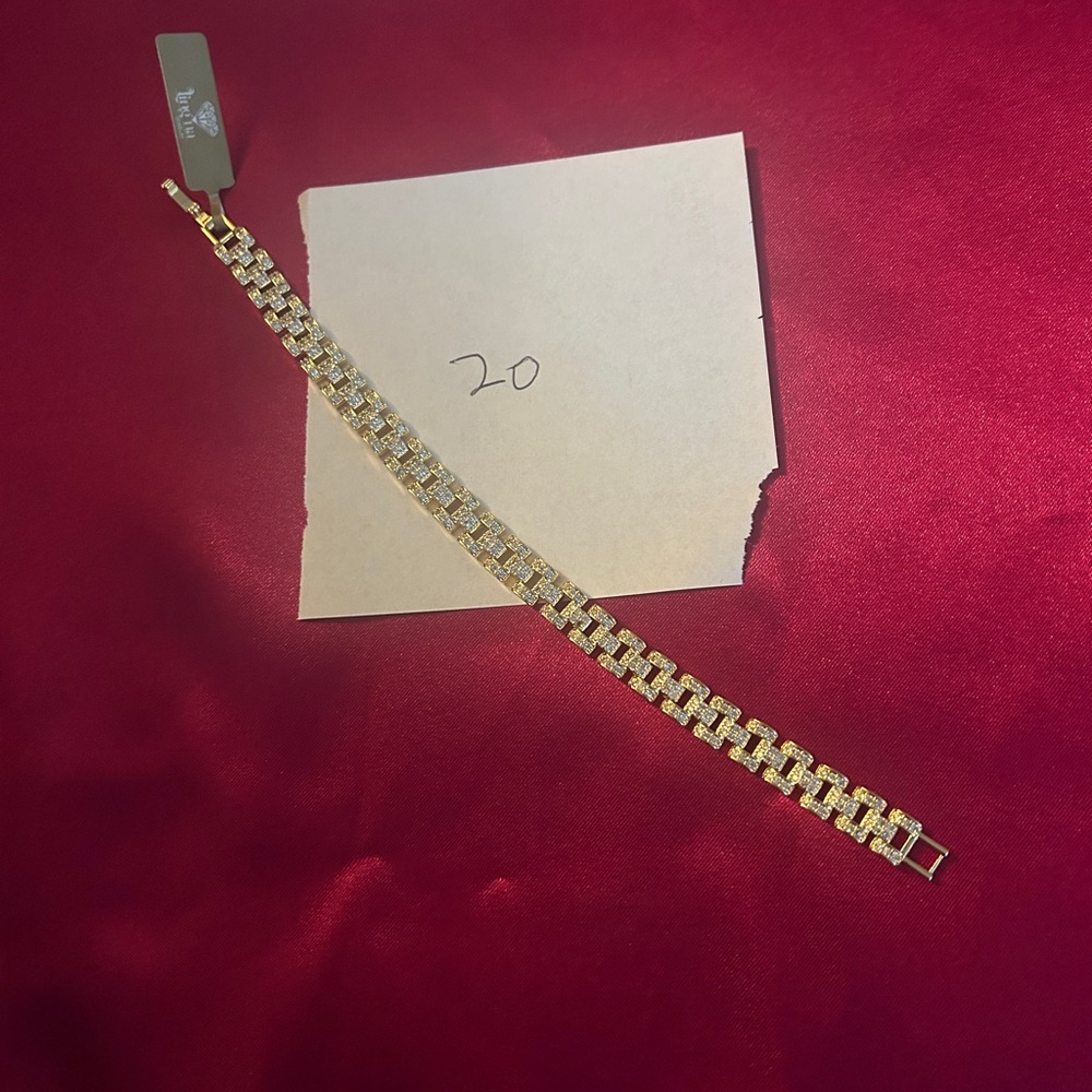 18 K Gold Layered Bracelet with White Stones. Certificate of Authenticity